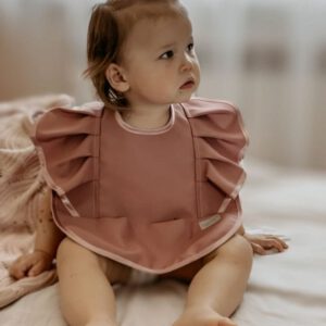 סינר לתינוק עם כיס – גוון רוזה פראי